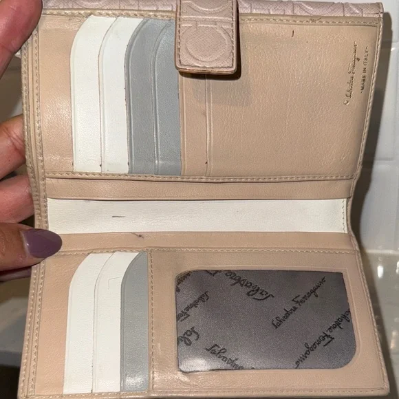 Salvatore Ferragamo Gancini continental  Pink Embossed wallet - Picture 6 of 9